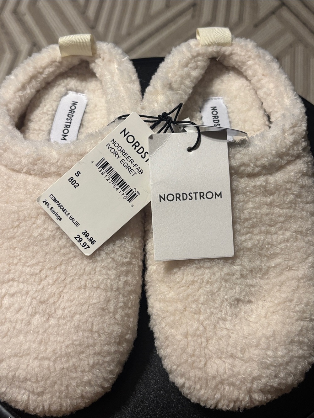 Nordstrom Cream Sherpa Slip-On Slippers SM 5-6